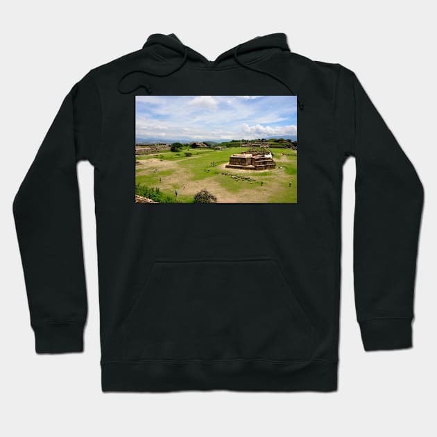 Site archéologique de Monte Alban, Oaxaca Mexique Hoodie by franck380